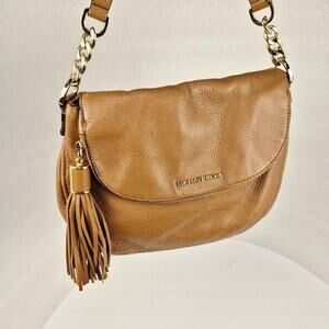 Michael Kors Bedford Handbag Purse Tassel Crossbody Tan Pebble Leather Gold